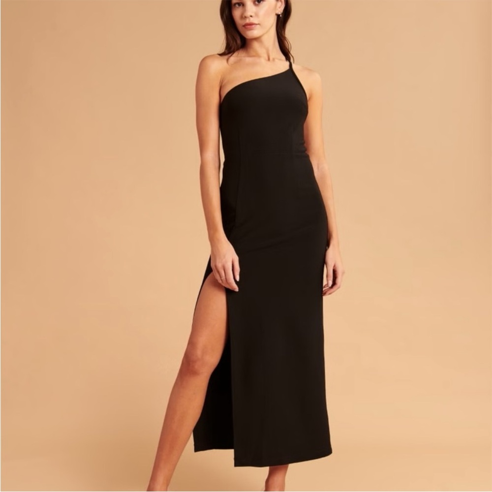 Abercrombie & Fitch Black One-Shoulder Maxi Dress